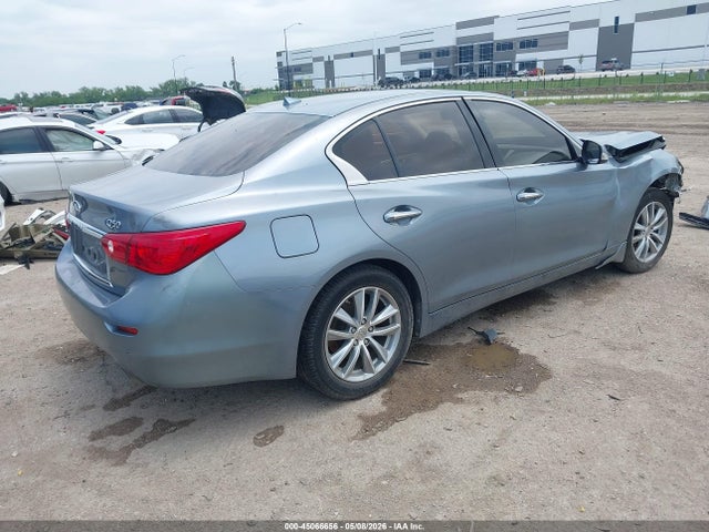 INFINITI Q50 Premium