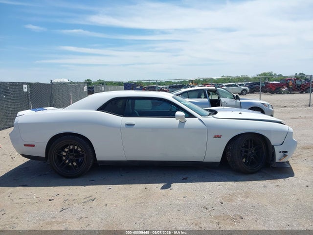 Dodge Challenger Srt8