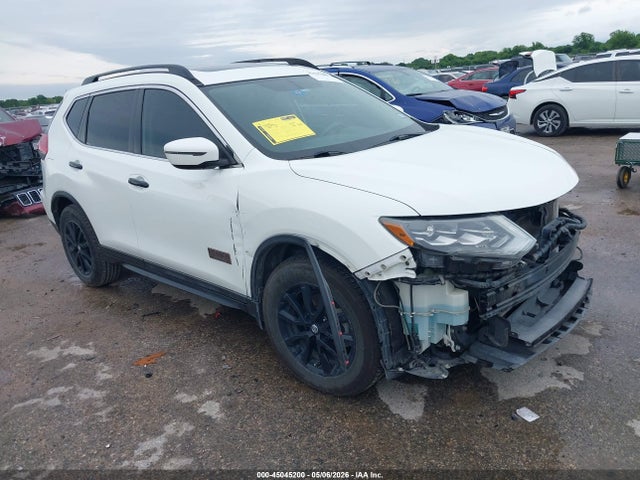 Salvage Nissan Rogue Image