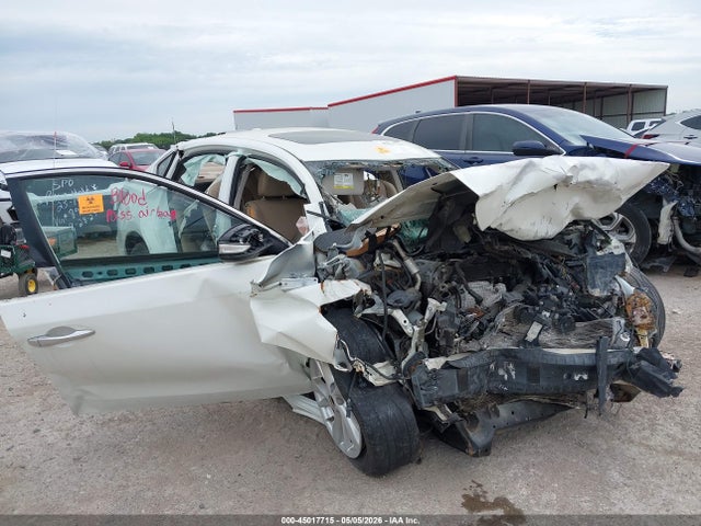 Salvage Nissan Altima Image