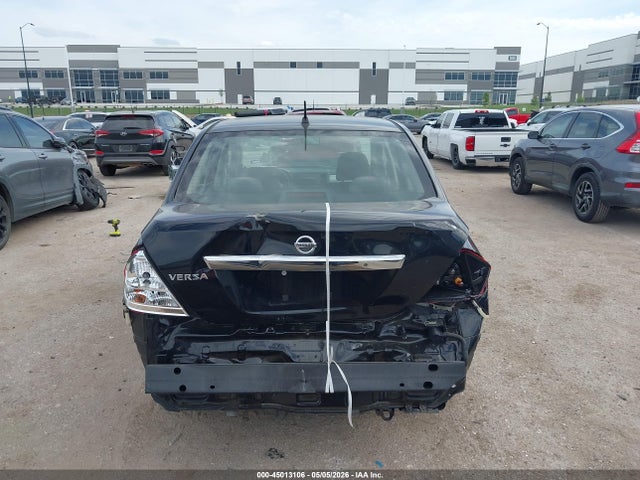 Nissan Versa 1.8s