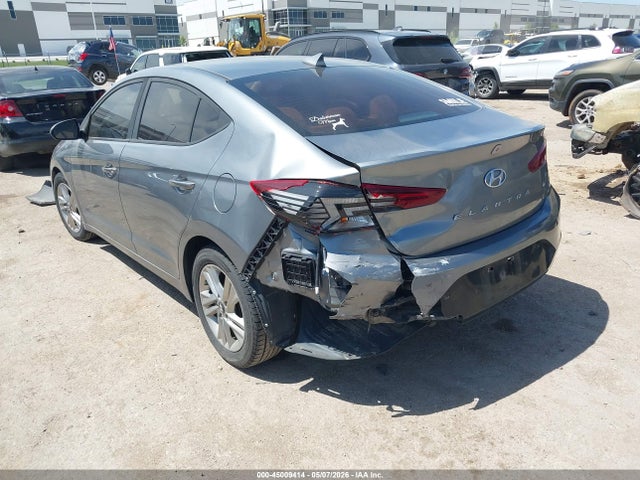 Hyundai ELANTRA Sel