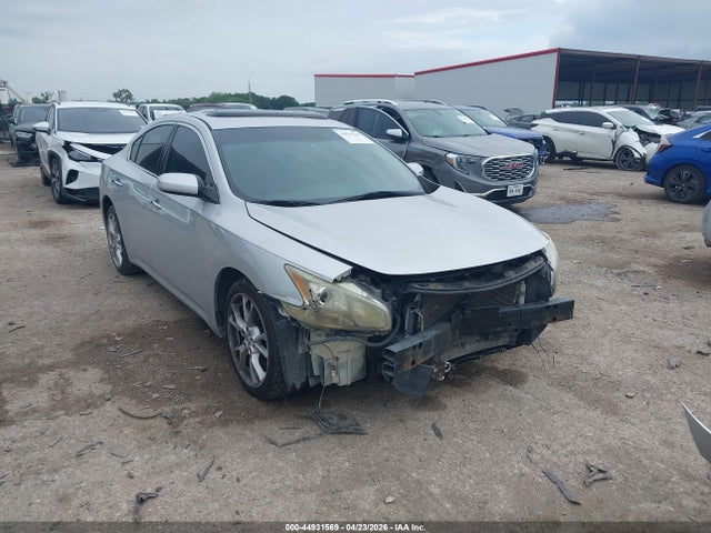 Salvage Nissan Maxima Image