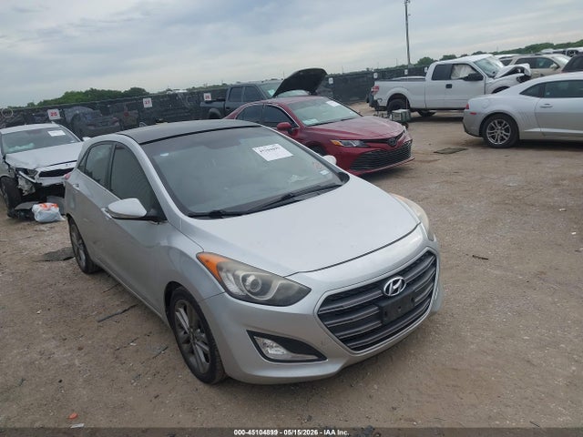 Salvage Hyundai ELANTRA Image