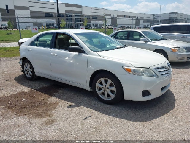 Salvage Toyota Camry Image