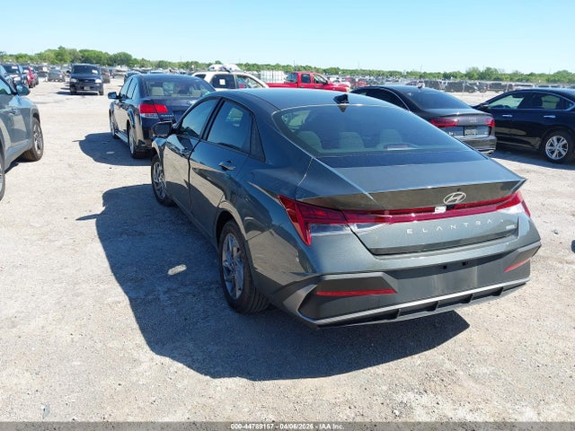Hyundai ELANTRA Blue