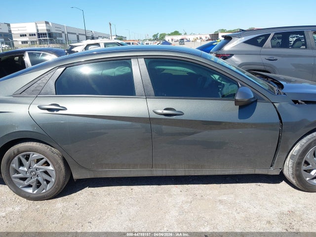 Hyundai ELANTRA Blue