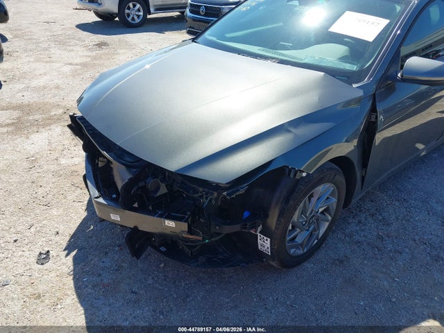 Hyundai ELANTRA Blue