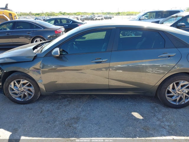 Hyundai ELANTRA Blue