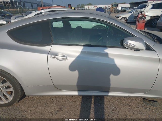 Hyundai Genesis 3.8 Base