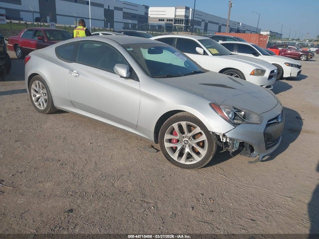 Salvage Hyundai Genesis Image