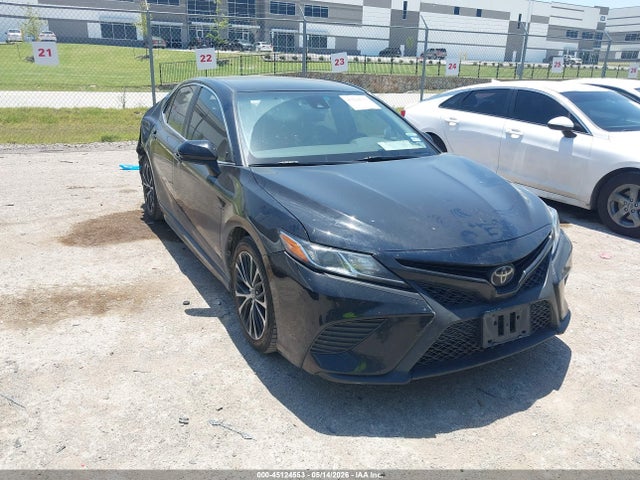 Salvage Toyota Camry Image