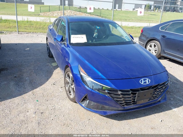 Salvage Hyundai ELANTRA Image