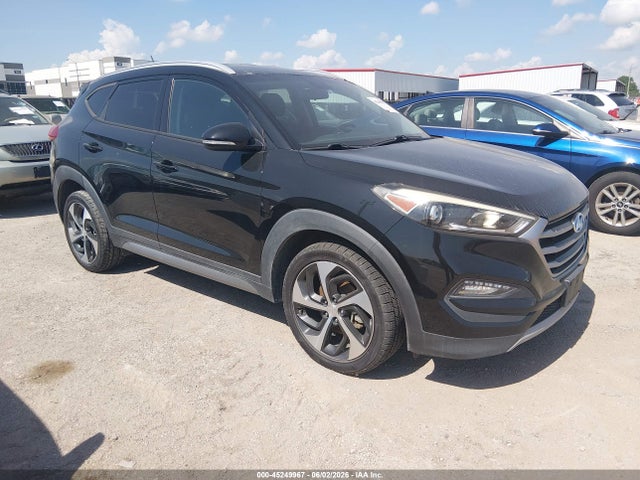 Salvage Hyundai TUCSON Image