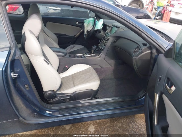 Hyundai Genesis 2.0t Premium