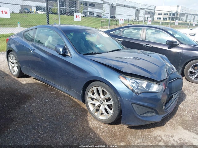 Salvage Hyundai Genesis Image