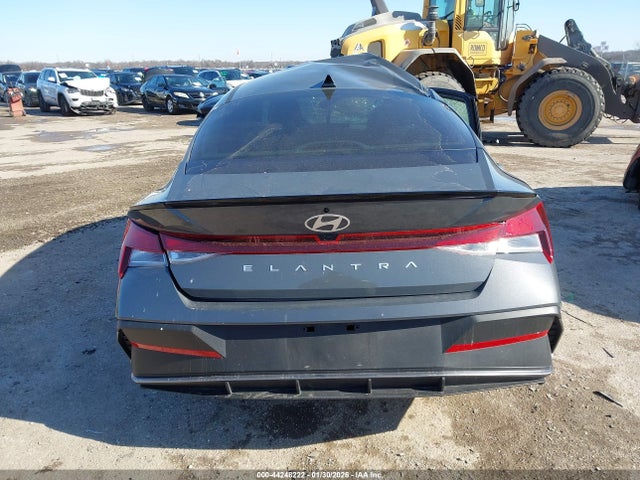 Hyundai ELANTRA Sel Sport