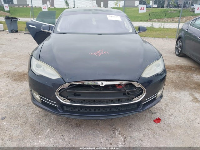 Tesla Model S Performance