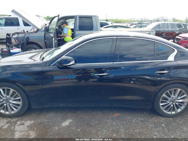 INFINITI Q50 Luxe