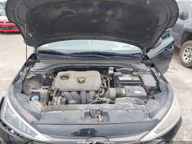 Hyundai ELANTRA Sel