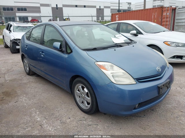 Salvage Toyota Prius Image