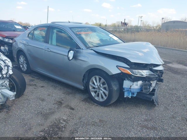 Salvage Toyota Camry Image