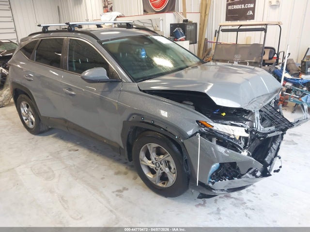 Salvage Hyundai TUCSON Image