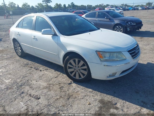 Salvage Hyundai SONATA Image