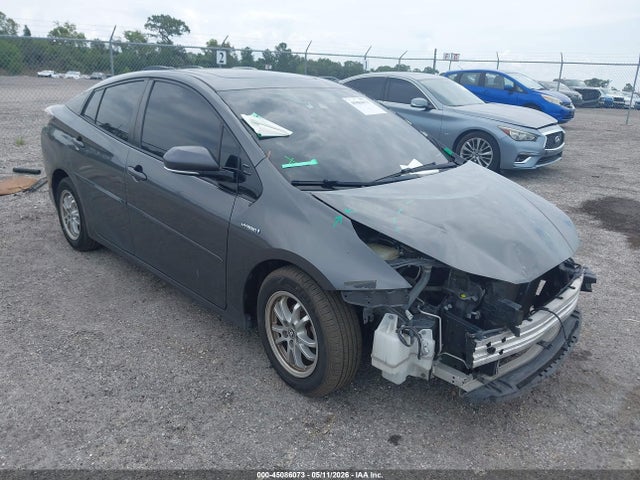 Salvage Toyota Prius Image