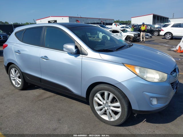 Salvage Hyundai TUCSON Image