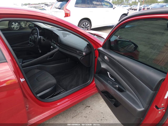 Hyundai ELANTRA Sel