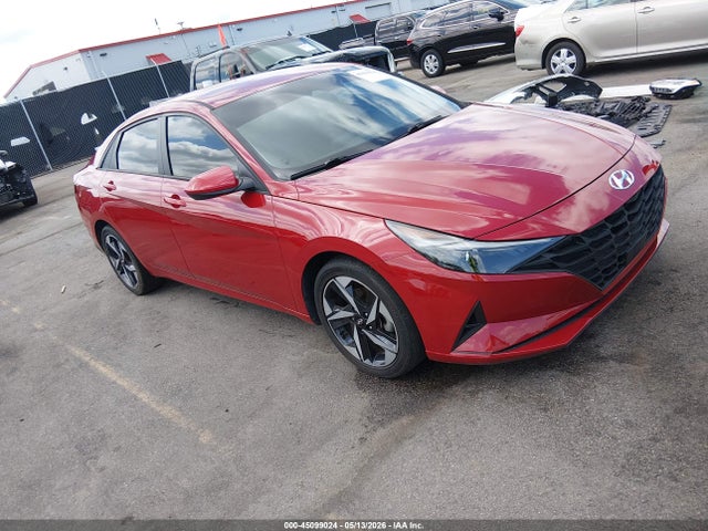 Salvage Hyundai ELANTRA Image