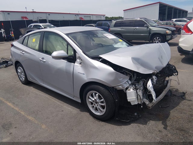 Salvage Toyota Prius Image
