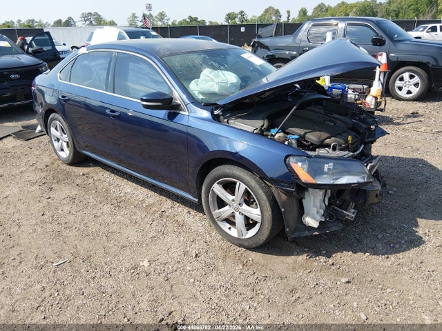 Salvage Volkswagen Passat Image