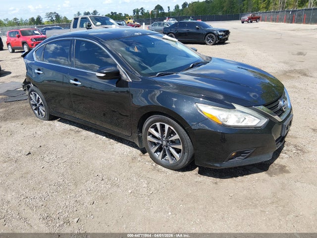 Salvage Nissan Altima Image