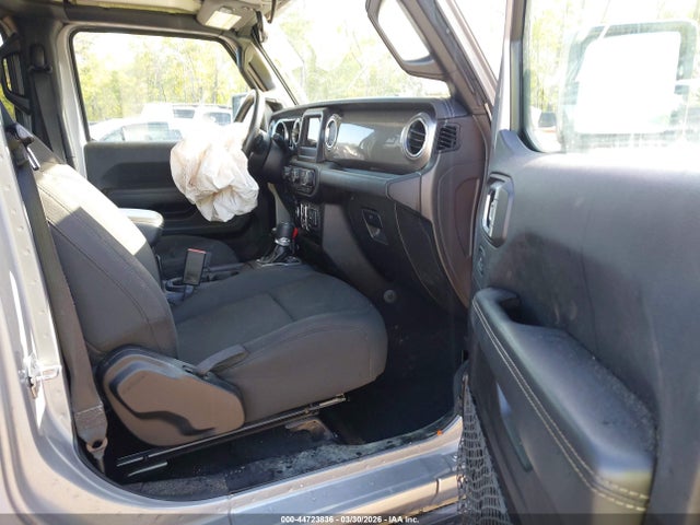 Jeep Wrangler Sahara 4x4