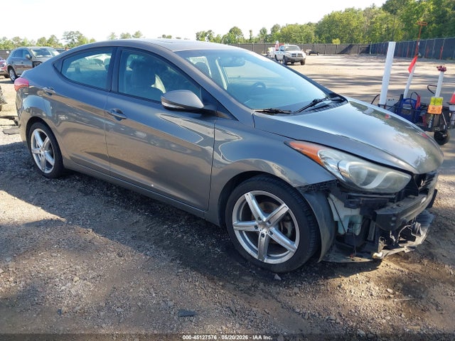 Salvage Hyundai ELANTRA Image