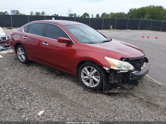 Salvage Nissan Altima Image
