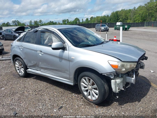 Salvage Mitsubishi Outlander Image