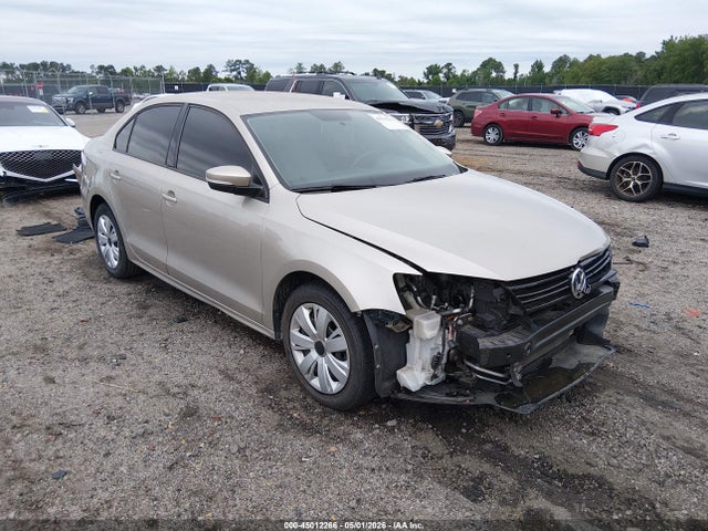 Salvage Volkswagen Jetta Image