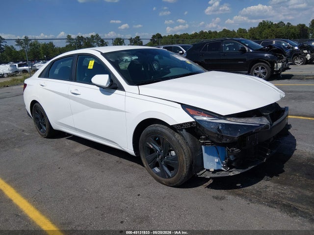 Salvage Hyundai ELANTRA Image