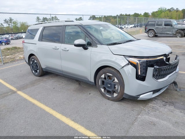 Salvage Kia Carnival Image