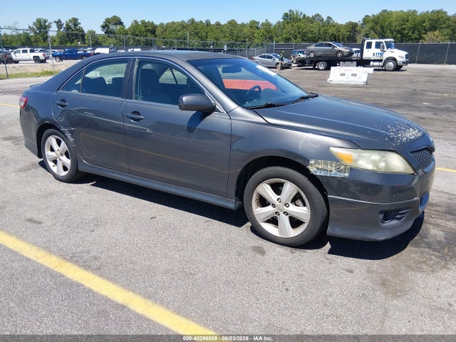 Salvage Toyota Camry Image