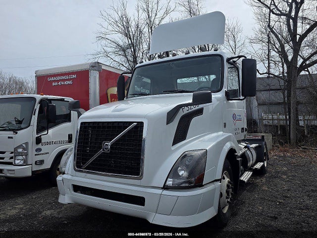 Salvage Volvo Vn Image