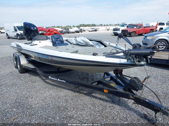 Salvage Triton Boat Image