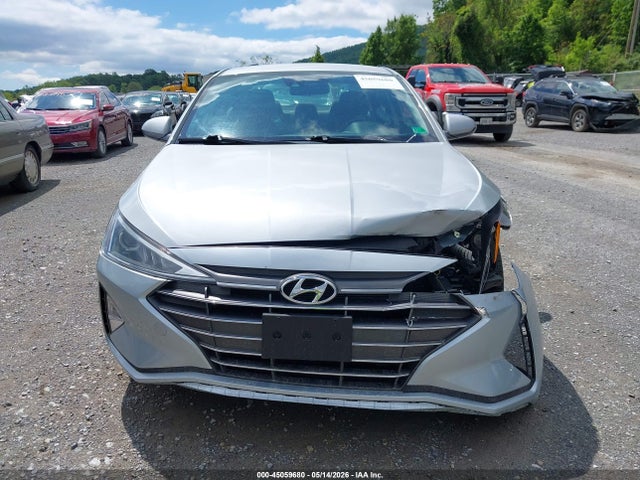 Hyundai ELANTRA Sel