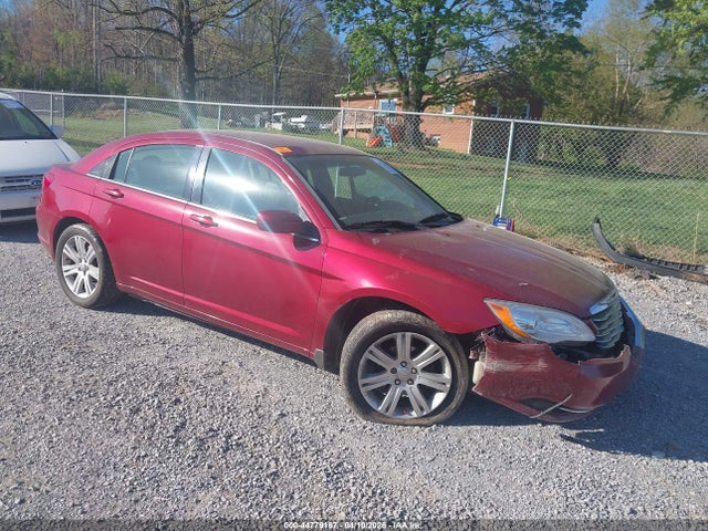 Salvage Chrysler 200 Image