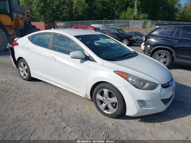 Salvage Hyundai ELANTRA Image