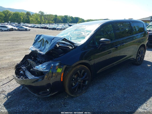 Chrysler Pacifica Touring