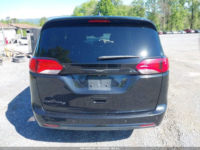 Chrysler Pacifica Touring